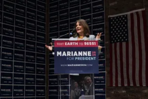 La Guru De Autoayuda Marianne Williamson Retira Su Candidatura A.jpg