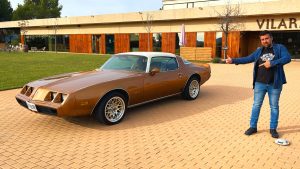 Pontiac Firebird Base 1979 Con Un Motor V8.jpeg