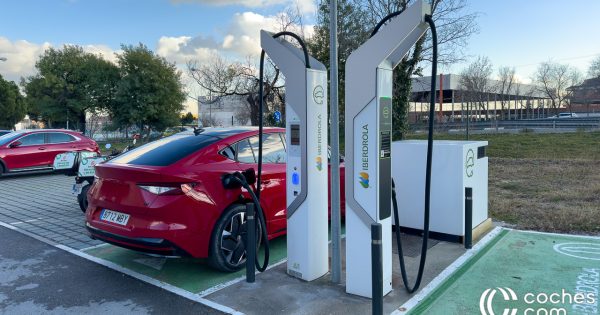 Que La Mayoria De Coches Electricos Sean Grandes Y Caros.jpg