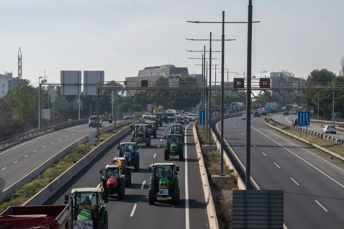 ¡Tractores arrasan Barcelona en directo!