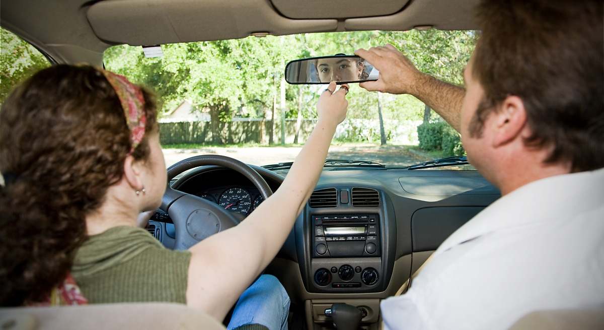 ¡Domina tus 17 años: ¡Obtén tu licencia y ponte al volante!