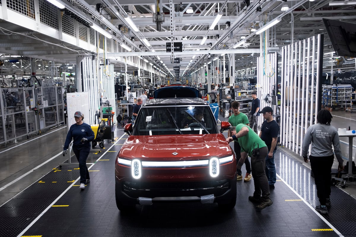 Nueva alianza: Volkswagen y Rivian invierten $5.000 millones en empresa conjunta | Empresas