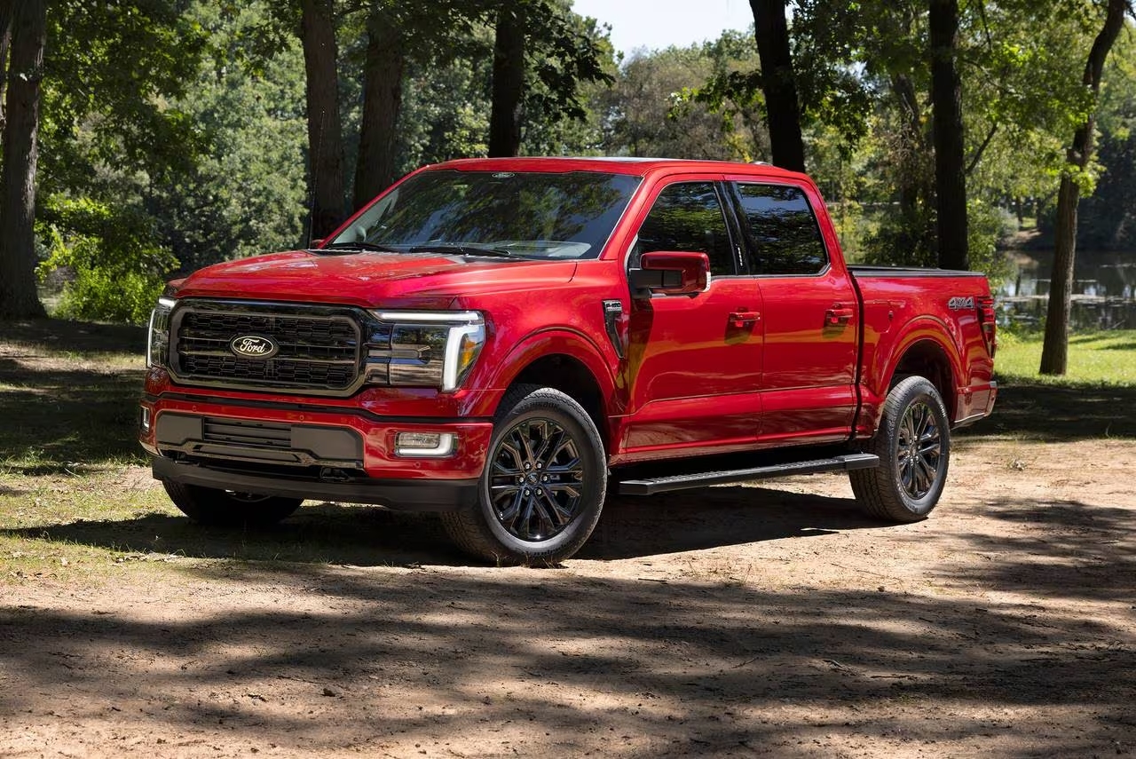 Ford llama a revisión a 550.000 camionetas F-150