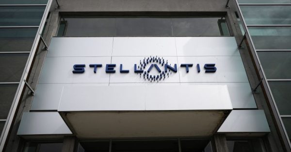 Stellantis llama a revision a miles de SUV hibridos Esta Stellantis Llama A Revision A Miles De Suv Hibridos Esta Jpg