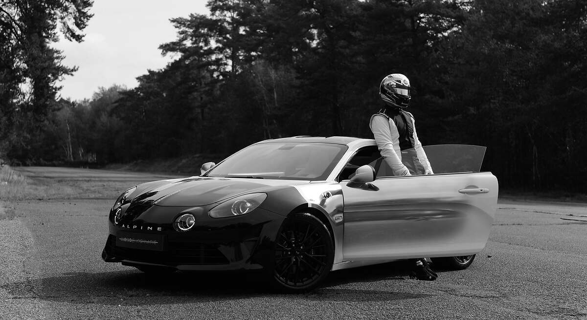 1733202647 Un Alpine A110 S Unico Todo En Blanco Y Negro Jpg