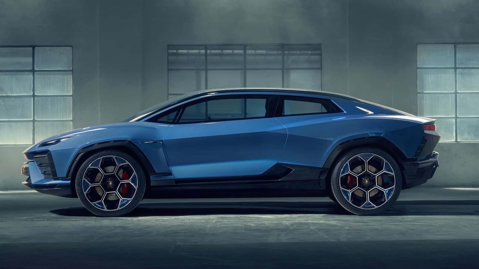 ¿Por qué Lamborghini pospone su primer auto eléctrico hasta 2029