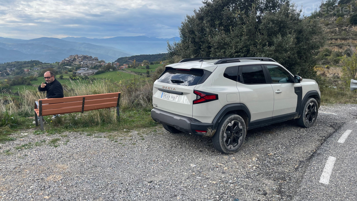 Ruta De Los Contrabandistas Con El Dacia Duster Hybrid 140 Jpeg